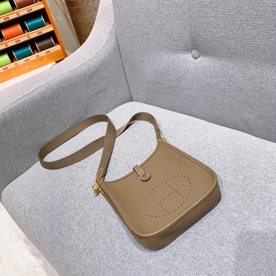 에르메스 미니 에블린16 에토프 금장 끌레망스 가죽